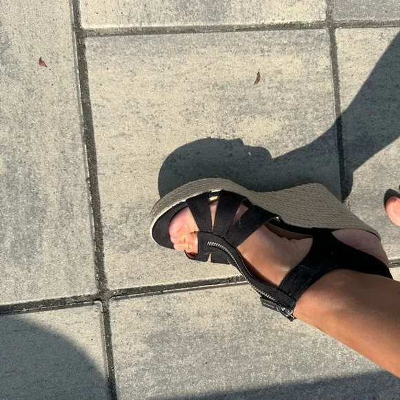 Michael Kors Wedges - Picture 2 of 7